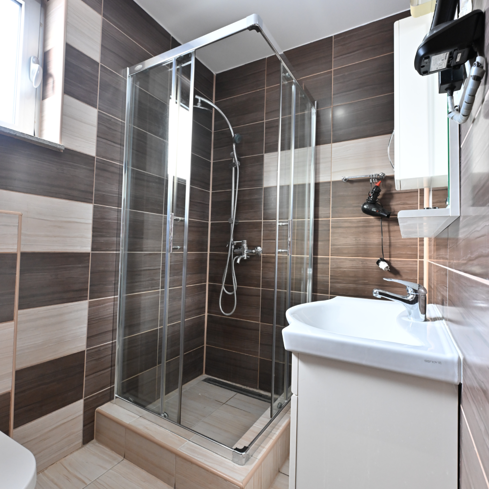 Luksuzna soba 101 sa balkonom – Hotel Lane