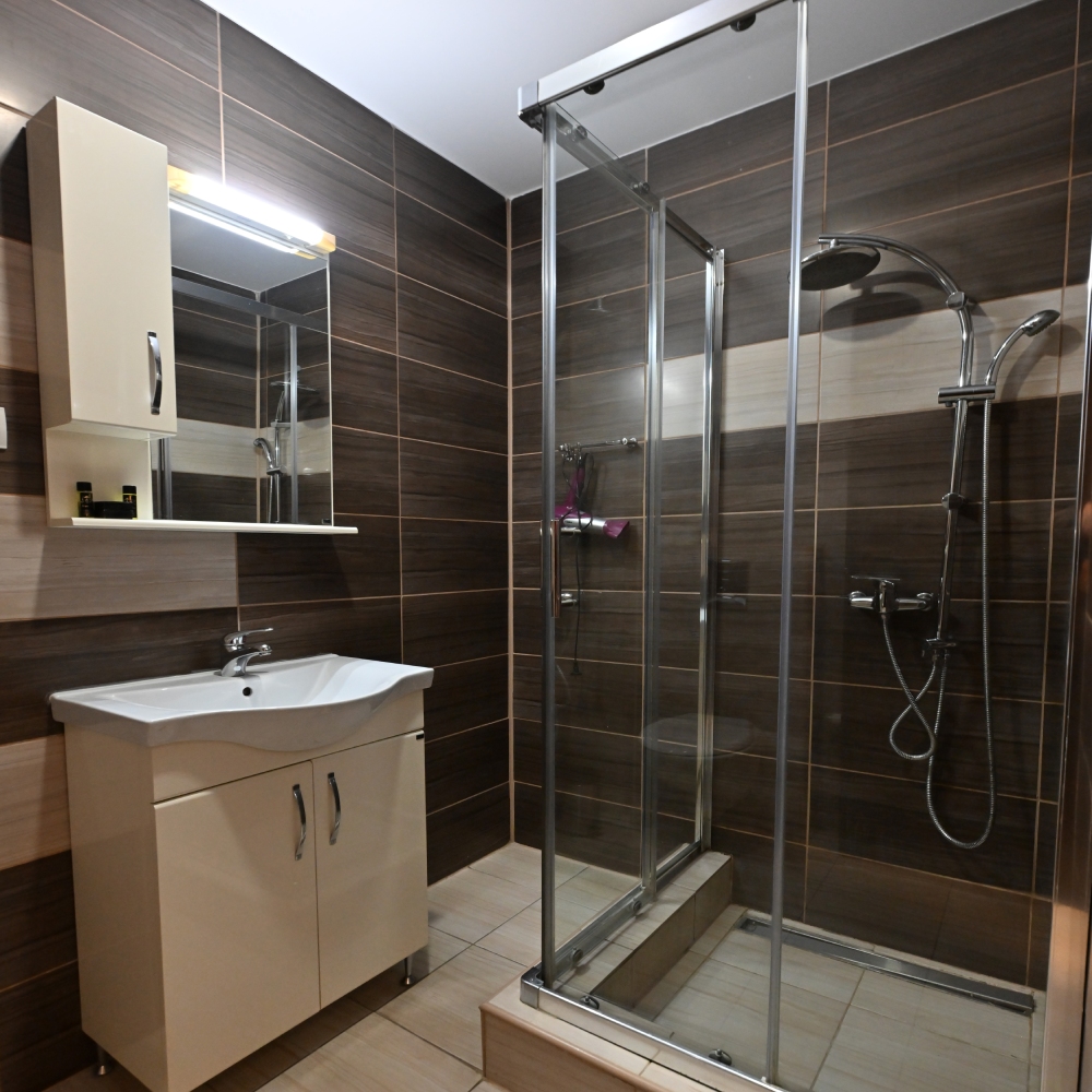 Luksuzna soba 103 sa balkonom – slika 2