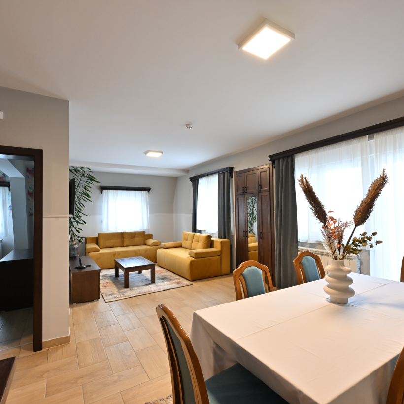 Prostrani apartman 105 za do 5 osoba – Hotel Lane Sjenica