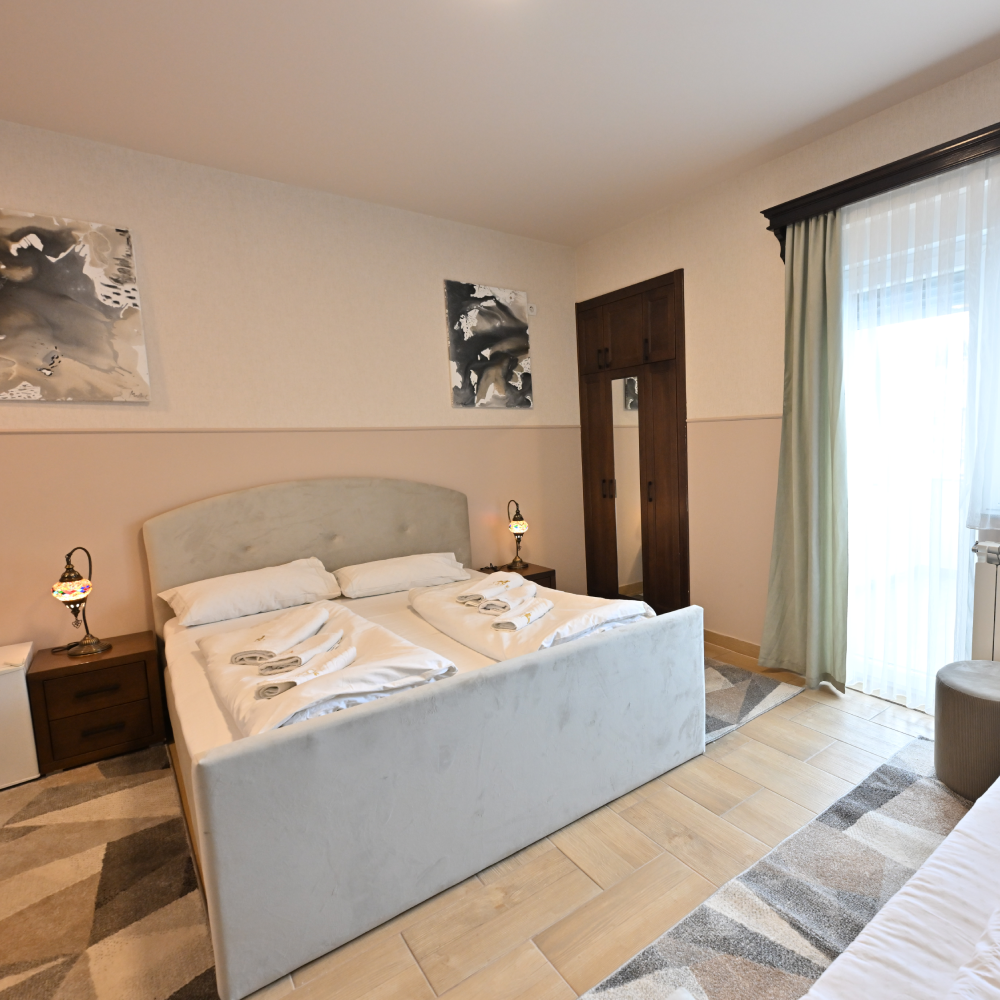 Trokrevetna soba 109 – slika 9