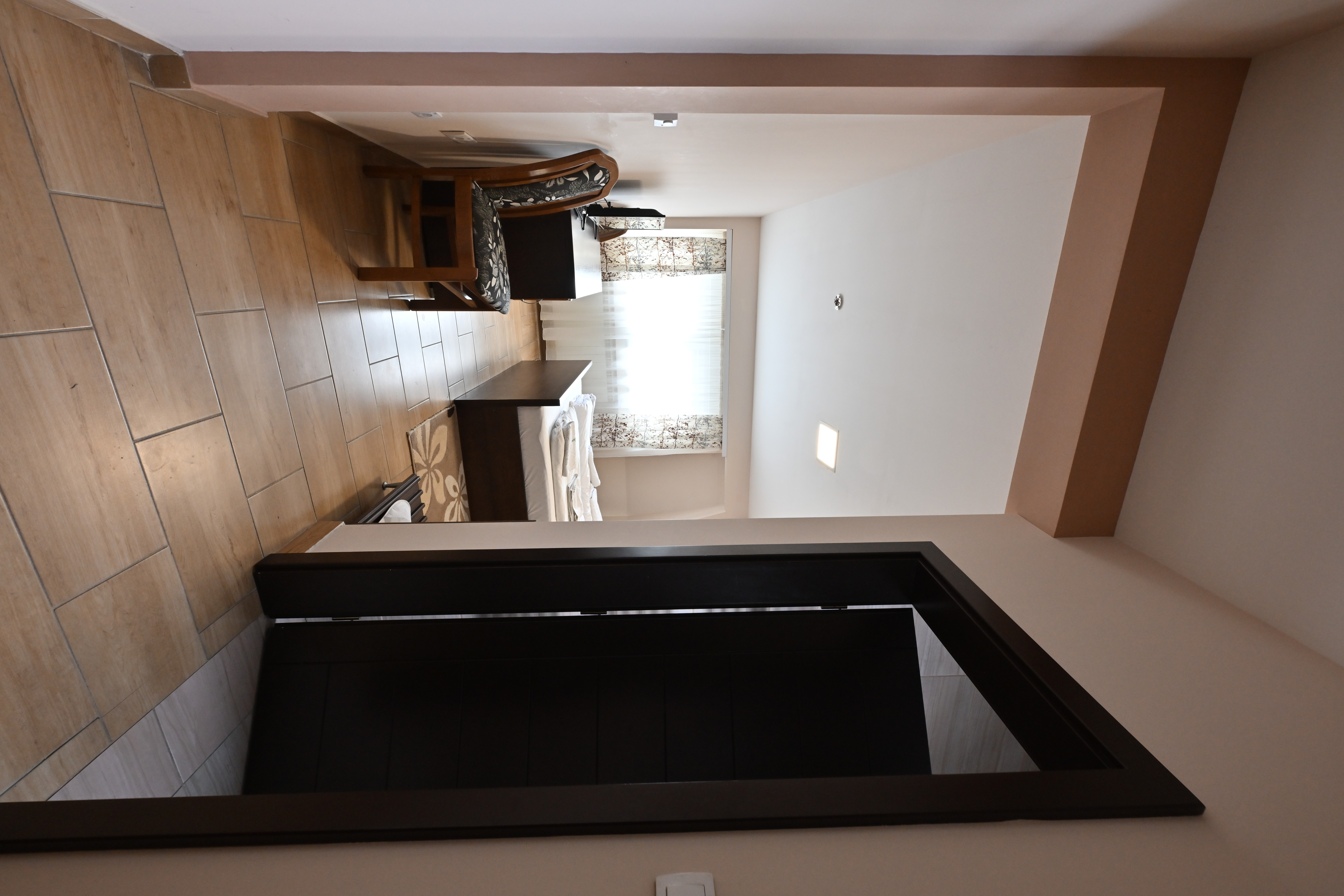 Soba 201 sa bračnim krevetom – slika 9